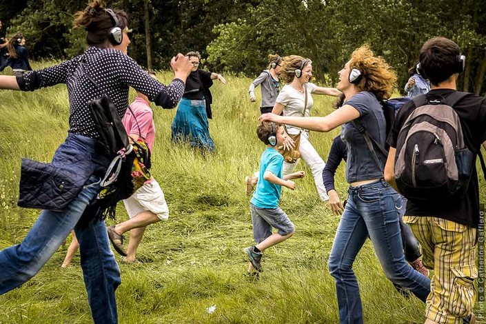 Dimanche 3 juillet : Spectacle « Happy Manif » à Guénin